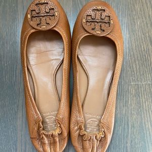 Tory Burch nude /tan / saddle leather ballet flats size 8